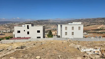  10 1 دونم على طريق اربد جرش القديم مباشره بعد مبنى المحافظه على اليسار