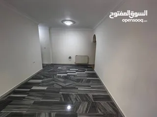  14 شقة أرضية للبيع - الجندويل - موقع راقٍ