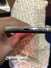  4 iPhone XS 64GB 83 batterie  (4 malyaan w 200 alf) lwl yb3tli ydih