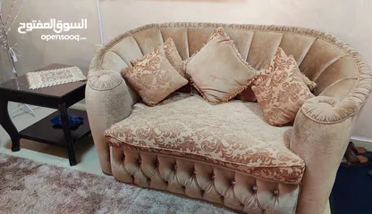  4 طقم كنب مستعمل بحالة جيدة