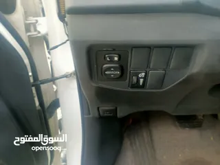  8 تويوتا بريوس (2013) 4 جيد للبيع