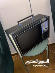  2 تلفزيونات مميزة عدد 2 وانتينات للتلفزيونات قديمة عدد 3. لطفا اقرأ الوصف.