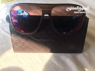  4 نظاره ماركه Gucci  اصليه  ايطاليه مع علبتها الاصليه ايضا