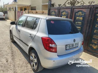  4 فابيا 2011 بالرخصة