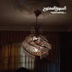  1 ثريا عدد 2 بحالة جيدة مصنوعة من  النحاس بسعر 40 دينار قابل للتفاوض
