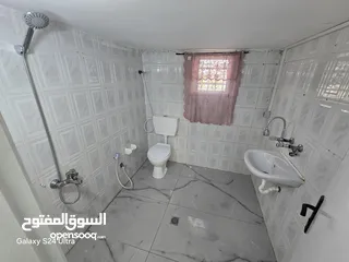  8 شقه طابق ارضي100 متر مع ساحه خارجيه 80 متر مدخل مستقل  وموقف سياره
