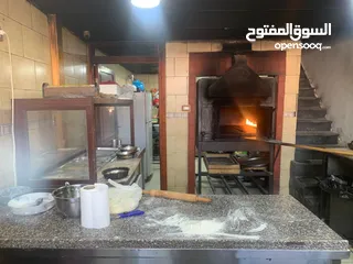  3 مطعم معجنات شغال للبيع للي بدو مشروع مربح وناجح يتفضل يشوف الشغل سبب البيع عدم التفرغ