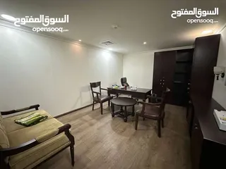  2 مكتب مميز وجاهز وذو اطلالة جذابة في منطقة حيوية
