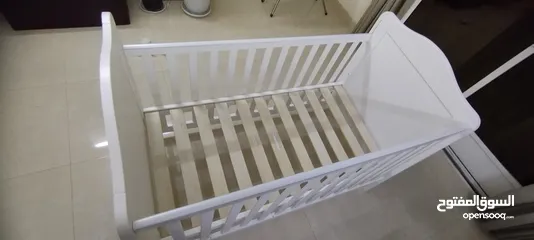  14 giggles crib from babyshop