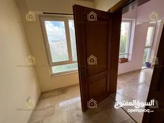  16 شقة طابقية - الصويفية - 4نوم 2ماستر - 320م - قرب الخدمات العامة