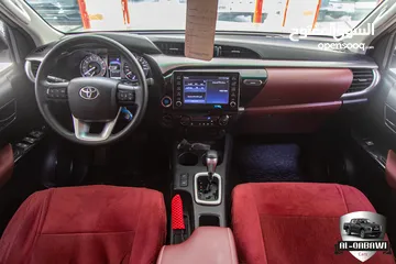  14 Toyota Hilux 2023   البكب وارد و كفالة الشركة و قطع مسافة 14,000 كم فقط