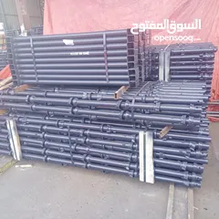  21 Aluminum scaffolding and ladders
