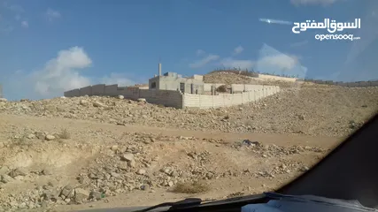 9 ارض 322 م وادي القطار شرق عمان للمبادلة بسيارة أو عقار موقع مميز قريبة من قصر...