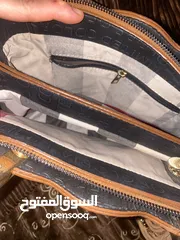  3 حقيبه تركيه ثقيله جدا وبتجنن الشنته شو ما تستعمليها جلدها بتحمل جديده بورقها
