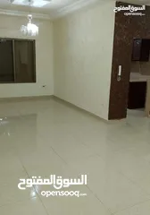  1 شقة فارغة للايجار