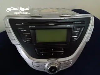  1 شاشة md شغالة مية بالمية مع فريمها