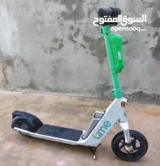 2 سكوتر كهرباء للبيع 150 شيكل يحتاج الى بطارية