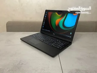  3 لابتوب ديل حديث، كور i5 جيل ثامن، رام 8 كيكا، SSD 256، كارت شاشة UHD، كيبورد ضوئي، مع سيت هدايا