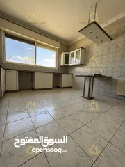  6 شقة طابقية - ام أذينة - 3نوم - 220م - مطلة - قريبة من الخدمات العامة
