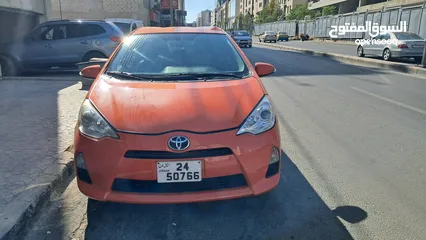  1 سيارة بريوس سي 2012 - Prius C  بحالة ممتازة 4 جيد