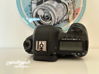  6 كاميرا Canon 5d iv مستعمله بحال الوكاله تماما للبيع