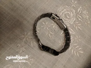  4 ساعة و أسوارة من نوع bovi. S