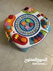  1 لعبه للاطفال مع موسيقى و اصوات جديده مستعمله مرتين فقط  سعر 10 د