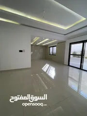  22 شقة للبيع  بمساحة فيلا 550 متر شقة شبة ارضي طريق المطار خلف مدارس العالمية
