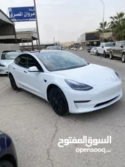  1 Tesla Model 3 Standard plus 2023