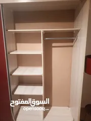  6 تخت مجوز مع خزانة مع 2 كوميدينا للبيع