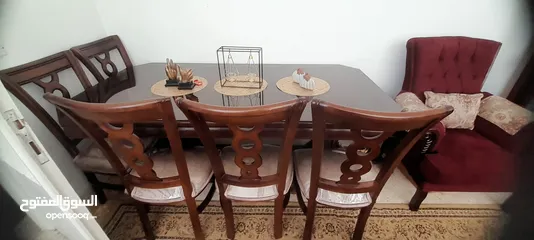  1 طاولة سفرة خشب ثقيل مع 8 كراسي