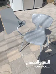  2 كرسي لدراسه مع طاوله للكتابه نوع ثقيل