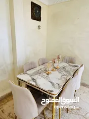  4 طاولة طعام فاخرة بتصميم عصري وأنيق