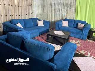  3 طقم امريكي بحاله الوكاله نظيف جدا جدا تفصيل خشب سويد