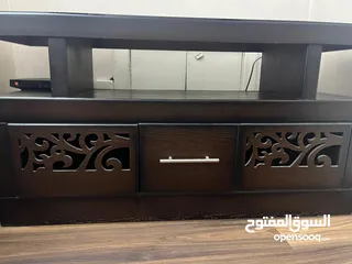  4 طقم كنب وطاولة تلفزيون