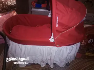  6 تخت بيبي هزاز وتخت خشب لعمر 6 سنوات و هزاز كهرباء وكراجه