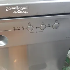  5 جلاية هايسنس بحالة الجديد للبيع بسعر نهاائي 100 دينار فقط لا يوجد مفاصله للتواصل الرقم بالوصف