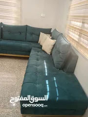  11 جلسة قعدة لبيت عرسان    استخدام 3 سنين  نظيفة ومرتبة وخشبها تقيل، لون تركواز