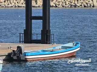  4 قارب صيد ياماها مع الماكينة / تم تخفيض السعر إلى 1000 ريال بسبب الحاجه الماسه للمبلغ