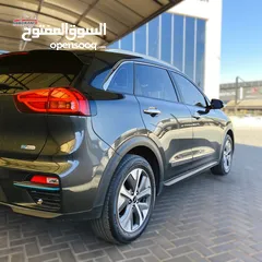  4 كيا نيرو كهرباء موديل 2022 لون فيراني مع فتحة وارد كوري فحص كامل