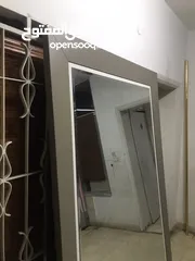  5 مرايا حجم كبير اطار خشب 4 س بحالة ممتازة