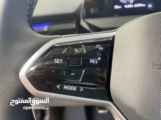  18 ‏Volkswagen ID 6 CROZZ PRO 2024 عداد زيرو  كفالة 6 سنوات بيانو بلاك للبيع بسعر مميز