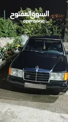  3 مرسيدس المميزة للبيع أو البدل  لـ E 200 موديل 1993 الطراز الرسمي Mercedes-Benz E E200 (W124)