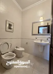  9 جبل عمان و محيط فندق ( الردز كارتن ) شقة فخمة للبيع 220 متر