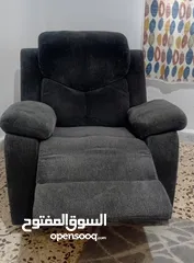  8 Are you looking for that particular contemporary living room set? Then look no further.