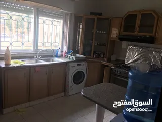  6 شقة فارغة - الجبيهة - 3نوم - قرب الخدمات العامة