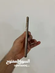  7 للبيع ايفون Xs Max سعة 512 جيجا ذهبي / تواصل واتساب