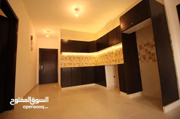  1 شقة فارغة للإيجار غرفتين نوم ضاحية الرشيد خلف الجامعة الأردنية من المالك مباشرة