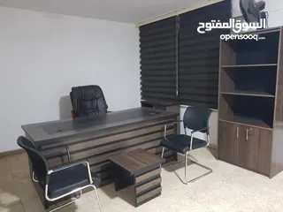  6 اثاث مكتب ضخم للبيع بسعر مميز