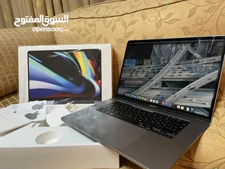  1 Apple MacBook Pro 16“ Intel i9-9980HK 32GB 1 TB AMD Radeon Pro 5500M 4GB Touch Bar